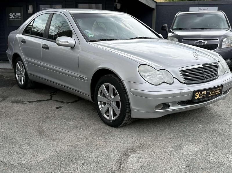 Silber 744 Gebraucht 2001 Mercedes C180 Limousine | 1.850 € (Guter Preis) - Bild 1/4
