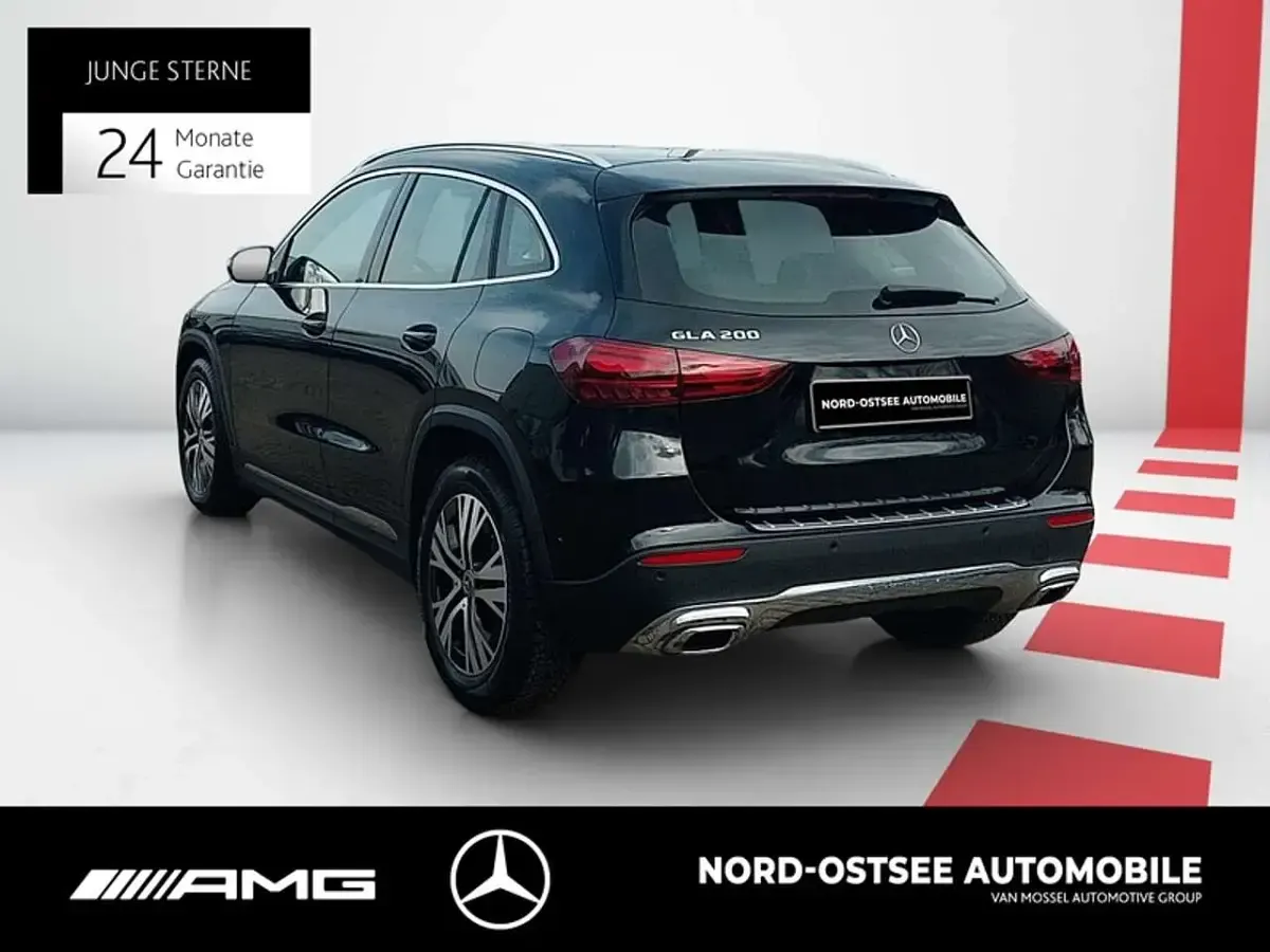 Gebraucht Mercedes GLA200 Progressive 163 PS (119 kW) 2025 Metalliclack kosmosschwarz SUV
