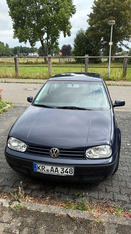 Blau Gebraucht 2002 VW Golf IV Kleinwagen | 1.499 € (Fairer Preis) - Bild 1/4