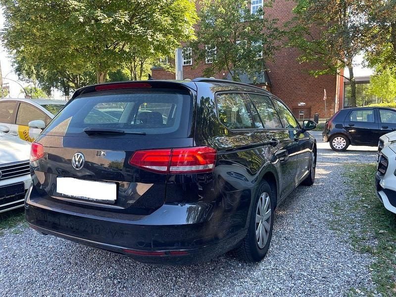 Gebraucht VW Passat 150 PS (110 kW) 2015 Schwarz Limousine