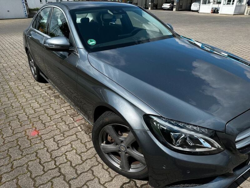 Grau Gebraucht 2016 Mercedes C220 Avantgarde Limousine | 20.300 € (Guter Preis) - Bild 1/3