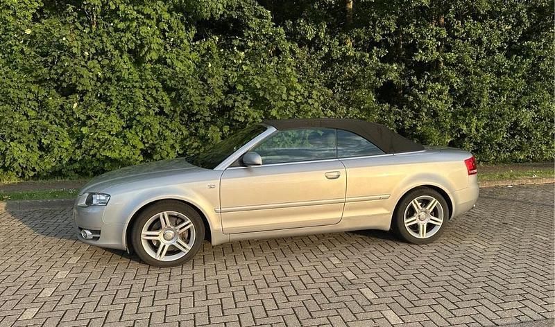 Silber Gebraucht 2009 Audi A4 Cabriolet S-Line Cabrio | 11.000 € (Fairer Preis) - Bild 1/4