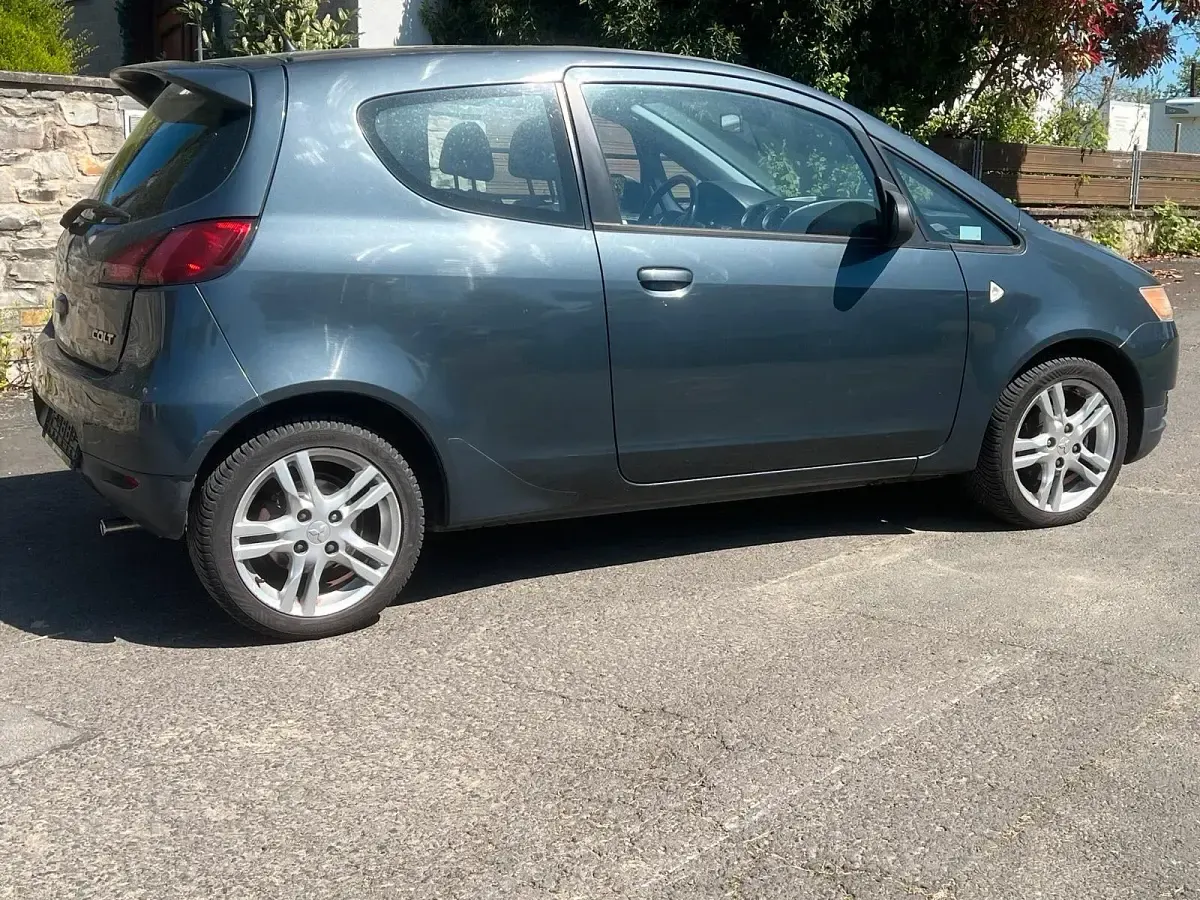 Gebraucht Mitsubishi Colt 95 PS (69 kW) 2008 Grau Kleinwagen