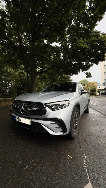 Silber Gebraucht 2023 Mercedes GLC220 Premium SUV | 50.000 € (Superpreis) - Bild 1/4