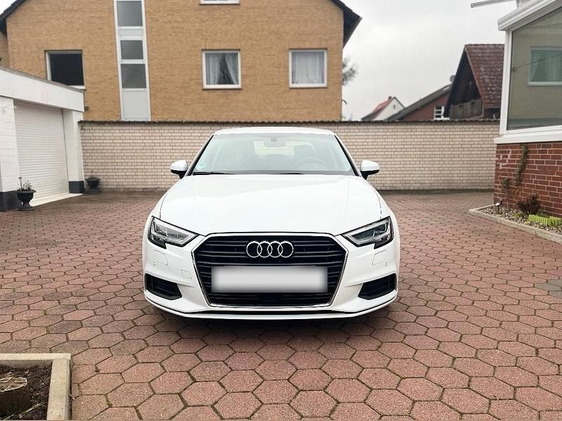 Gebraucht Audi A3 Comfort 150 PS (110 kW) 2017 Weiß Limousine