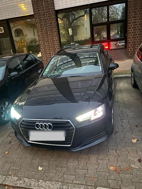 Schwarz Gebraucht 2018 Audi A4 Kombi | 14.500 € (Guter Preis) - Bild 1/4