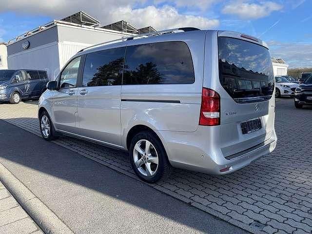 Gebraucht Mercedes V220 Edition 163 PS (119 kW) 2022 Van / Kleinbus