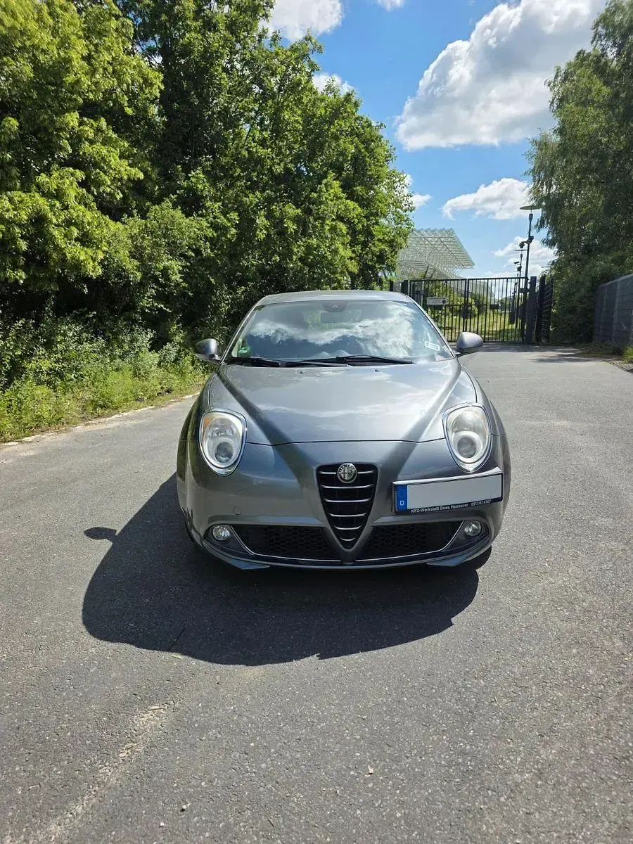 Gebraucht Alfa Romeo MiTo 95 PS (69 kW) 2009 Grau Kleinwagen