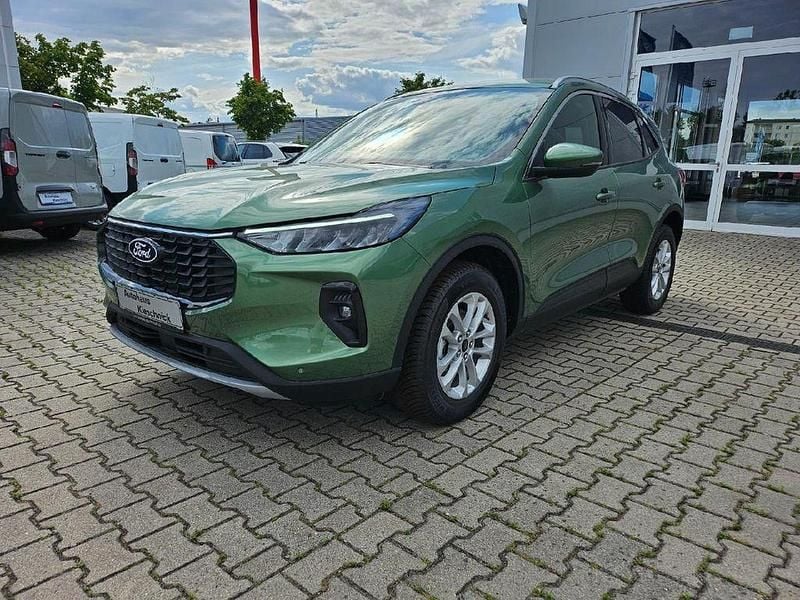 Bursting green Neu 2025 Ford Kuga Titanium SUV | 40.490 € (Etwas zu teuer) - Bild 1/4
