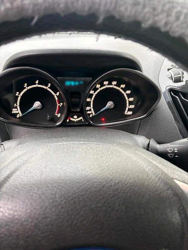 Gebraucht Ford Tourneo Courier Titanium 101 PS (74 kW) 2014 Schwarz Van / Kleinbus