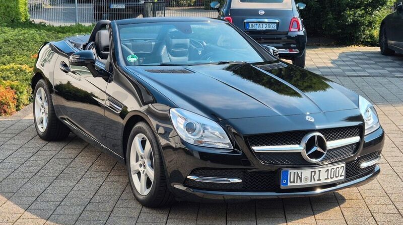 Schwarz Gebraucht 2014 Mercedes SLK200 Cabrio | 21.250 € (Fairer Preis) - Bild 1/4