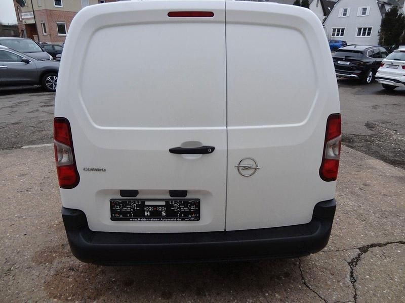 Gebraucht Opel Combo Selection 102 PS (75 kW) 2020 White jade Van / Kleinbus