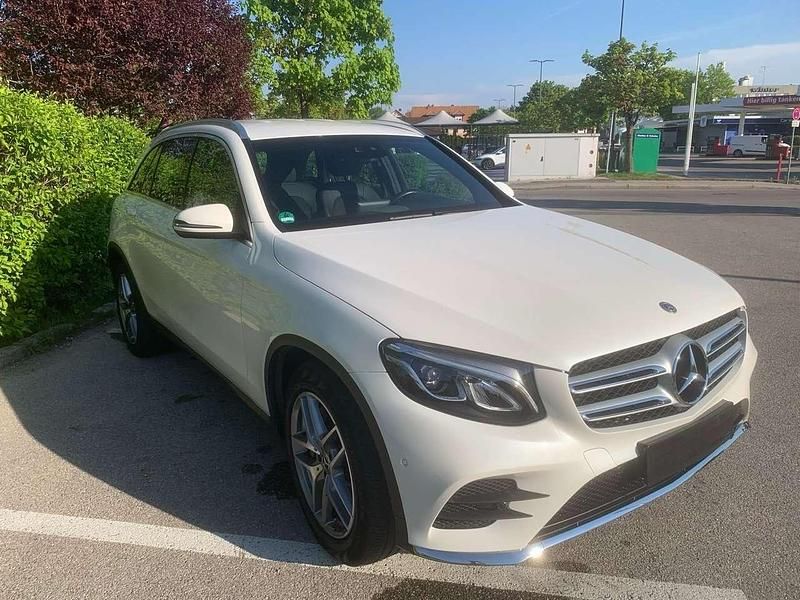 Weiß Gebraucht 2018 Mercedes GLC220 AMG SUV | 27.500 € (Etwas zu teuer) - Bild 1/4