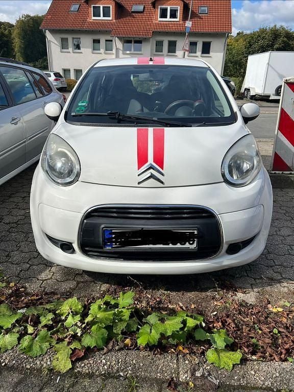 Weiß Gebraucht 2010 Citroën C1 Style Kleinwagen | 1.300 € - Bild 1/4