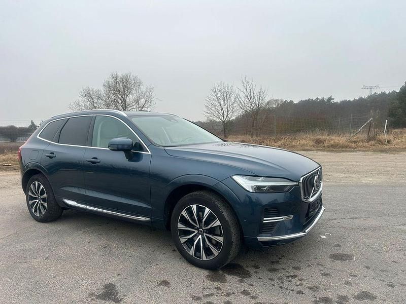 Gebraucht Volvo XC60 Plus 197 PS (144 kW) 2023 Blau SUV