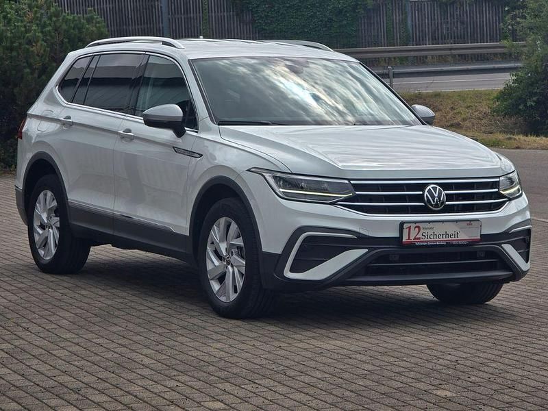 Gebraucht VW Tiguan Allspace Life 150 PS (110 kW) 2022 Weiß SUV