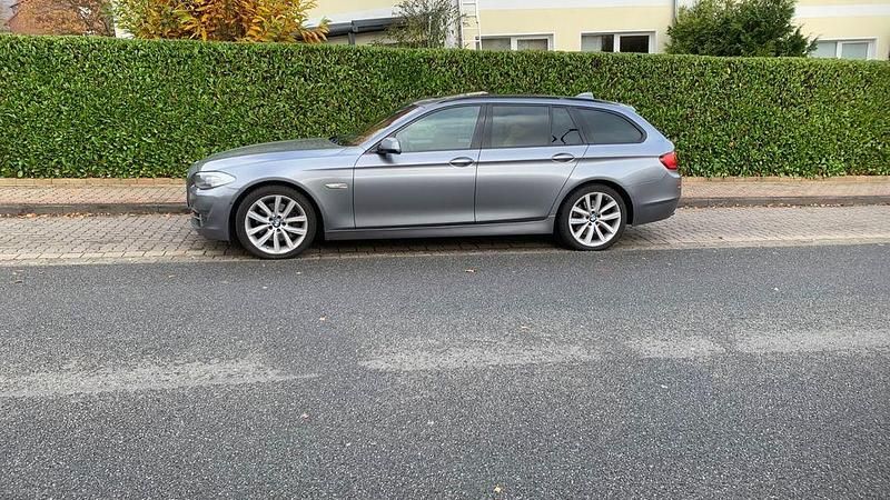 Gebraucht BMW 530 258 PS (189 kW) 2012 Silber Kombi