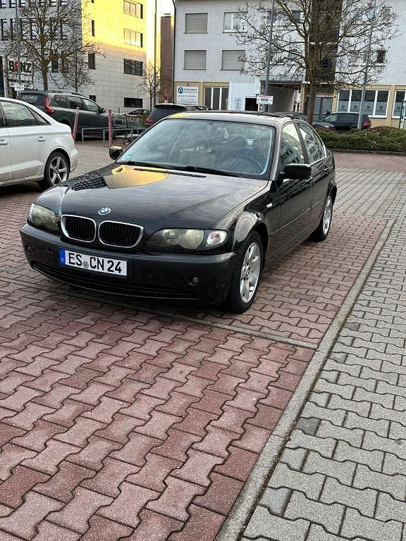Schwarz Gebraucht 2004 BMW 325 Limousine | 4.400 € (Guter Preis) - Bild 1/4