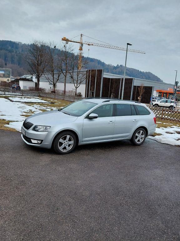 Silber Gebraucht 2015 Skoda Octavia Kombi | 7.500 € (Superpreis) - Bild 1/4