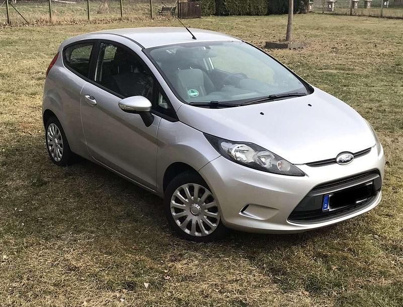 Gebraucht Ford Fiesta Trend 60 PS (44 kW) 2009 Grau Kleinwagen