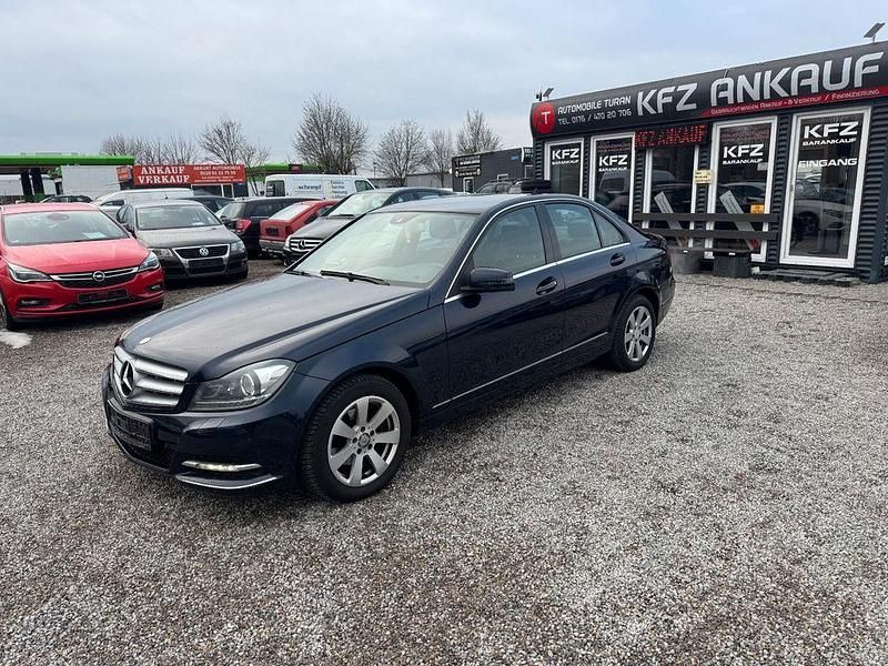 Gebraucht Mercedes C200 136 PS (100 kW) 2012 Blau Limousine