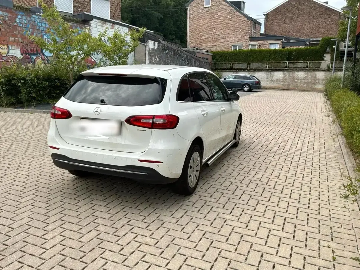 Gebraucht Mercedes B200 150 PS (110 kW) 2021 Weiß Kleinwagen
