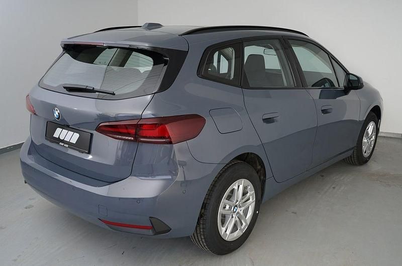 Gebraucht BMW 216 Active Tourer 122 PS (89 kW) 2025 Grau Van / Kleinbus