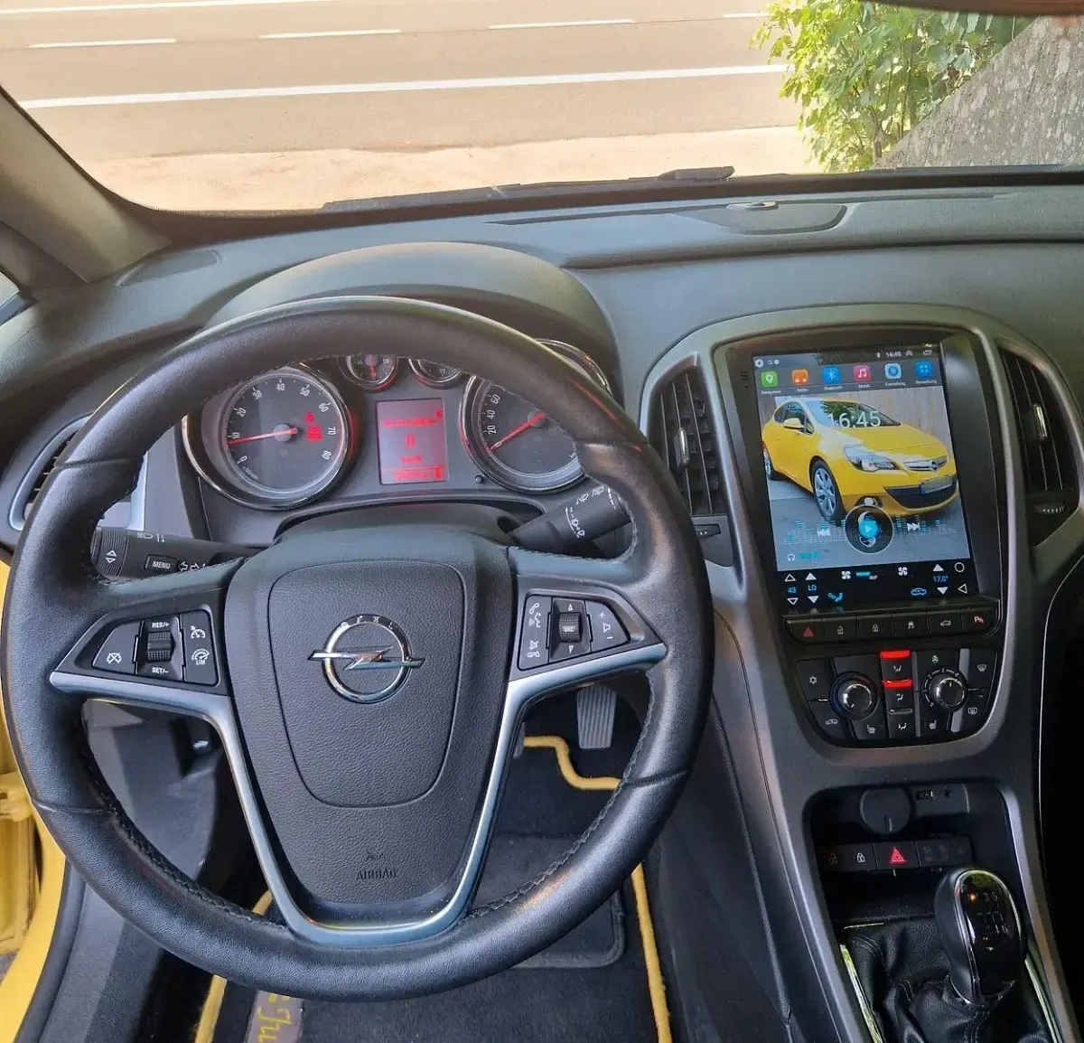Gebraucht Opel Astra GTC Edition 179 PS (131 kW) 2012 Gelb Limousine