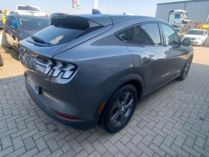Gebraucht Ford Mustang Mach-E 197 kW (269 PS) 2021 Carbonized gray/asher gray SUV