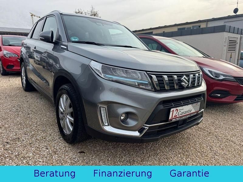 Grau Gebraucht 2020 Suzuki Vitara Comfort+ SUV | 15.590 € (Guter Preis) - Bild 1/4