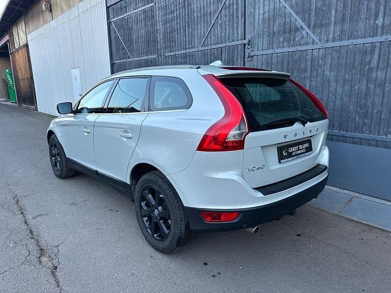 Używany Volvo XC60 215 KM (158 kW) 2013 Biały SUV