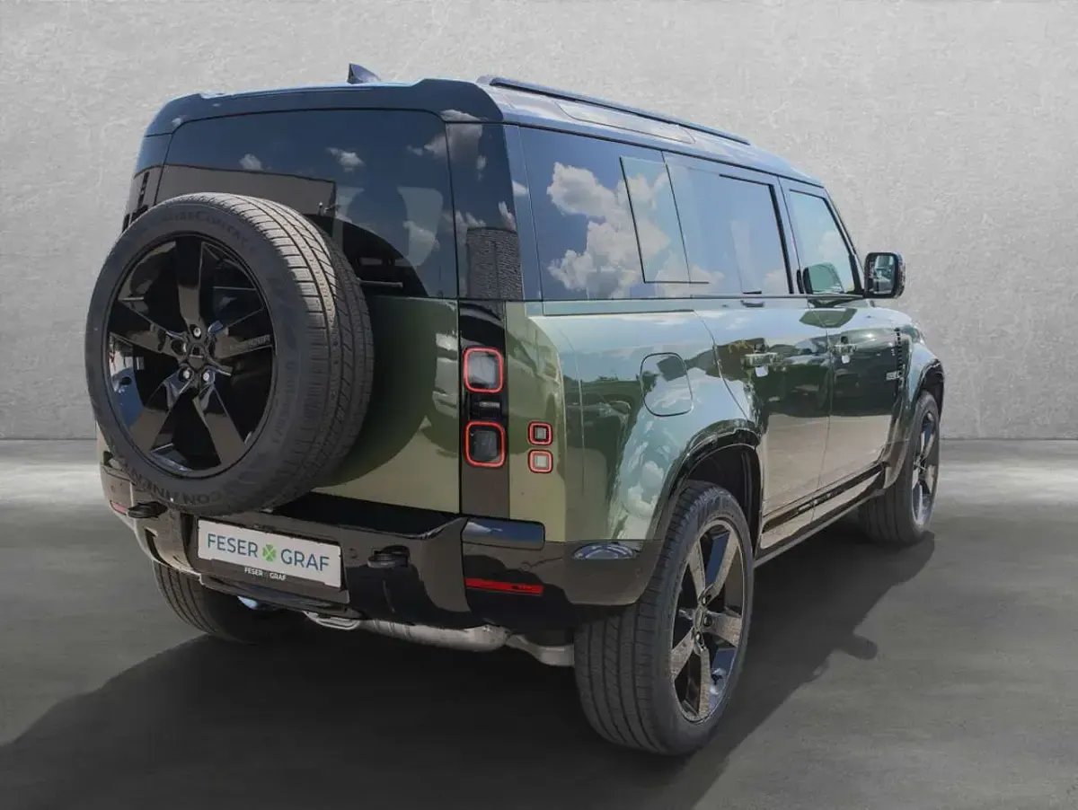 Nouă Land Rover Defender HSE Dynamic 349 CP (256 kW) 2026 Verde SUV