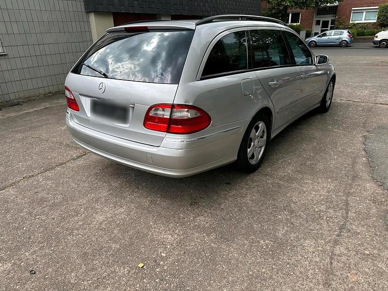 Usata Mercedes E320 204 CV (150 kW) 2004 Argento Station wagon