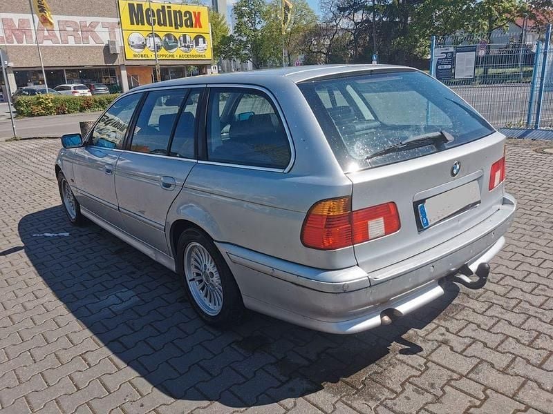 Gebraucht BMW 520 136 PS (100 kW) 2001 Kombi