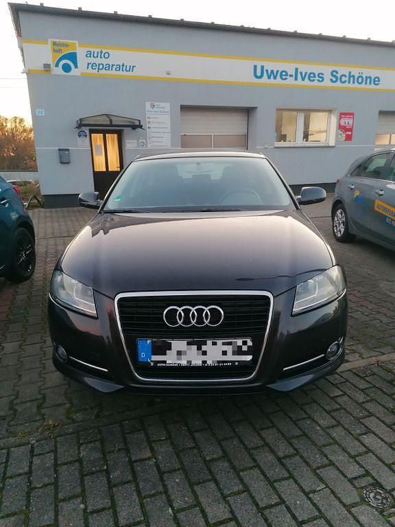 Gebraucht Audi A3 Attraction 125 PS (91 kW) 2011 Lavagrau perleffekt Limousine