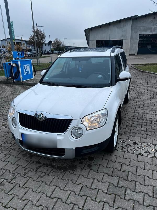 Weiß Gebraucht 2013 Skoda Yeti SUV | 8.500 € (Guter Preis) - Bild 1/4