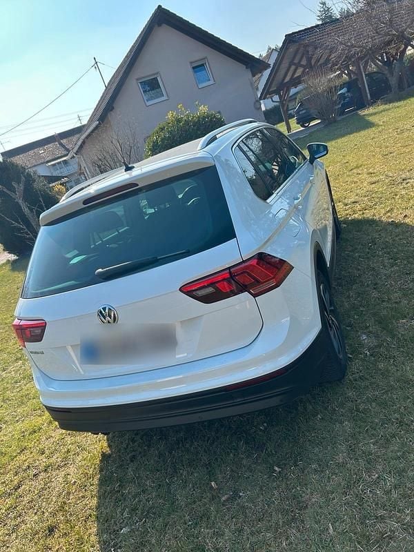 Gebraucht VW Tiguan 150 PS (110 kW) 2018 Weiß SUV