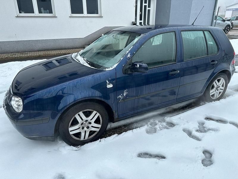 Gebraucht VW Golf IV 101 PS (74 kW) 2002 Blau Kleinwagen