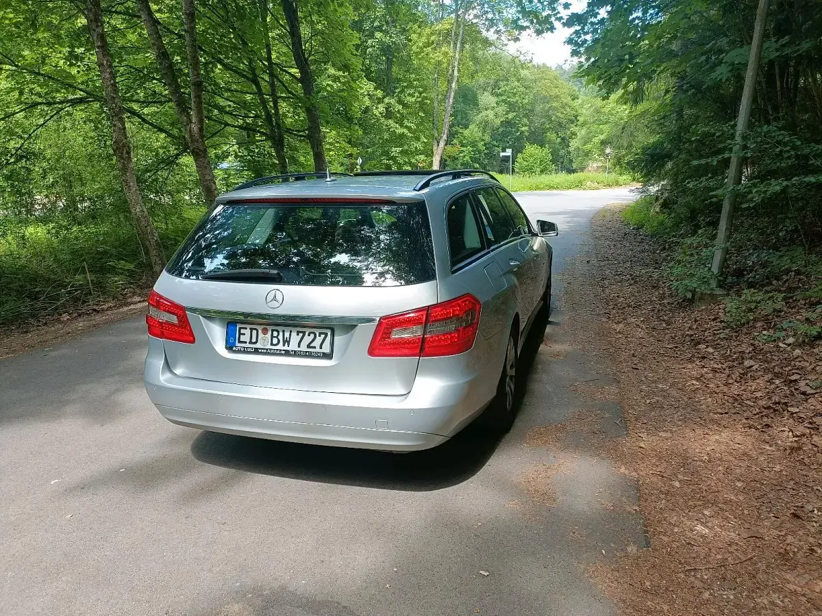 Gebraucht Mercedes E220 170 PS (125 kW) 2010 Braun Kombi