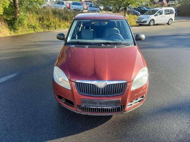 Gebraucht Skoda Fabia Ambiente 64 PS (47 kW) 2009 Rot Limousine