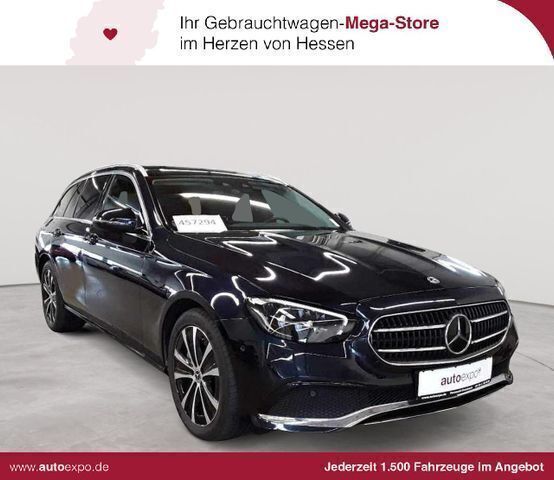 Nautikblau metallic Gebraucht 2022 Mercedes E300 Avantgarde Kombi | 28.390 € (Superpreis) - Bild 1/4