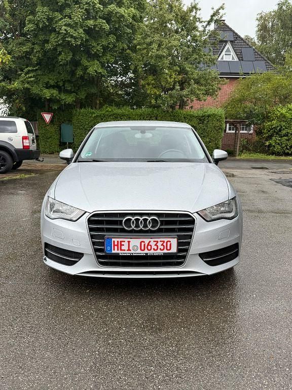 Silber Gebraucht 2014 Audi A3 Attraction Kleinwagen | 8.999 € (Fairer Preis) - Bild 1/4