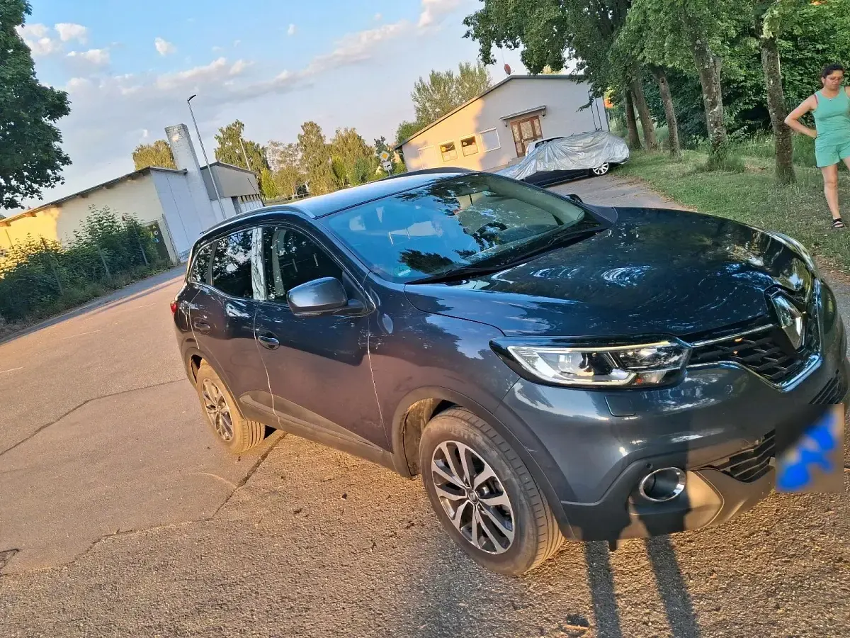 Gebraucht Renault Kadjar Life 131 PS (96 kW) 2017 Grau SUV