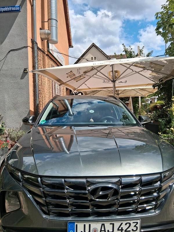 Grau Gebraucht 2022 Hyundai Tucson SUV | 27.600 € (Guter Preis) - Bild 1/4