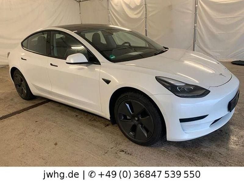 Gebraucht Tesla Model 3 Standard Range 239 kW (325 PS) 2021 Weiß Limousine