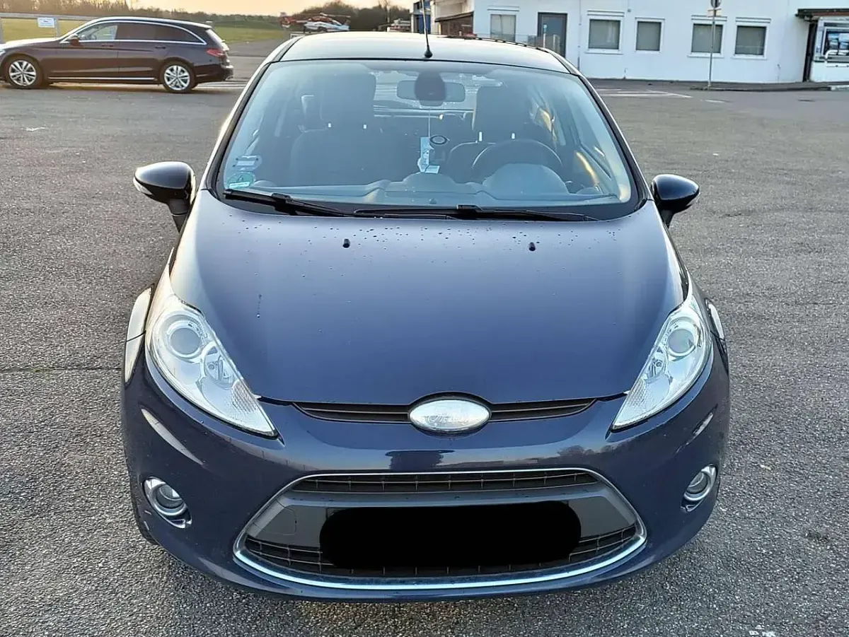Second-hand Ford Fiesta Titanium 82 CP (60 kW) 2009 Albastru Berlinǎ