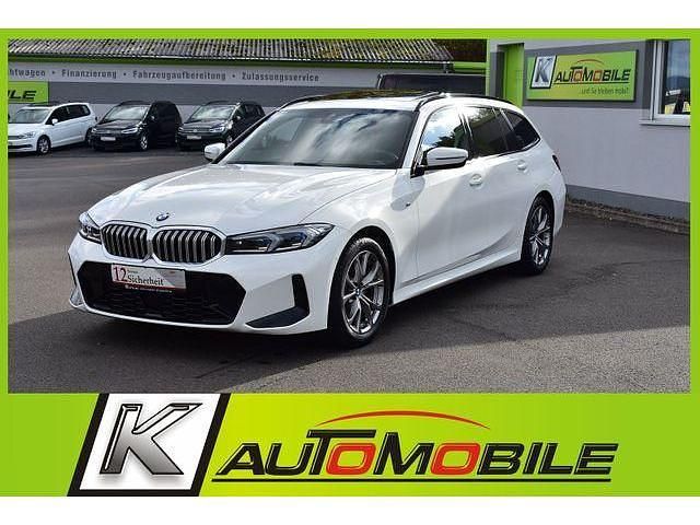 Weiß Gebraucht 2024 BMW 320 M Sport Kombi | 36.980 € (Guter Preis) - Bild 1/3
