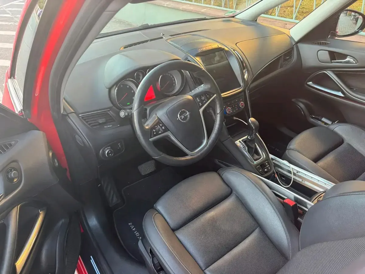 Gebraucht Opel Zafira OPC 180 PS (132 kW) 2016 Rot Van / Kleinbus