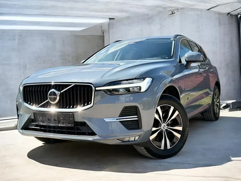Gebraucht Volvo XC60 Momentum 197 PS (144 kW) 2022 Grau SUV