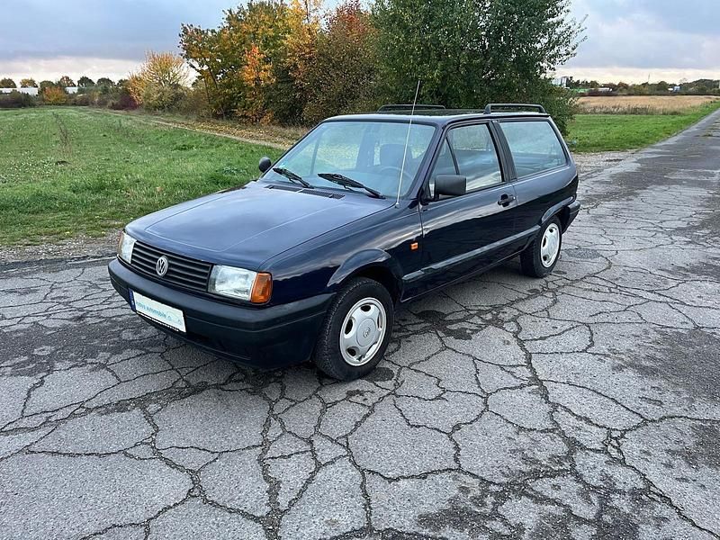 Blau Gebraucht 1993 VW Polo Limousine | 1.600 € - Bild 1/4